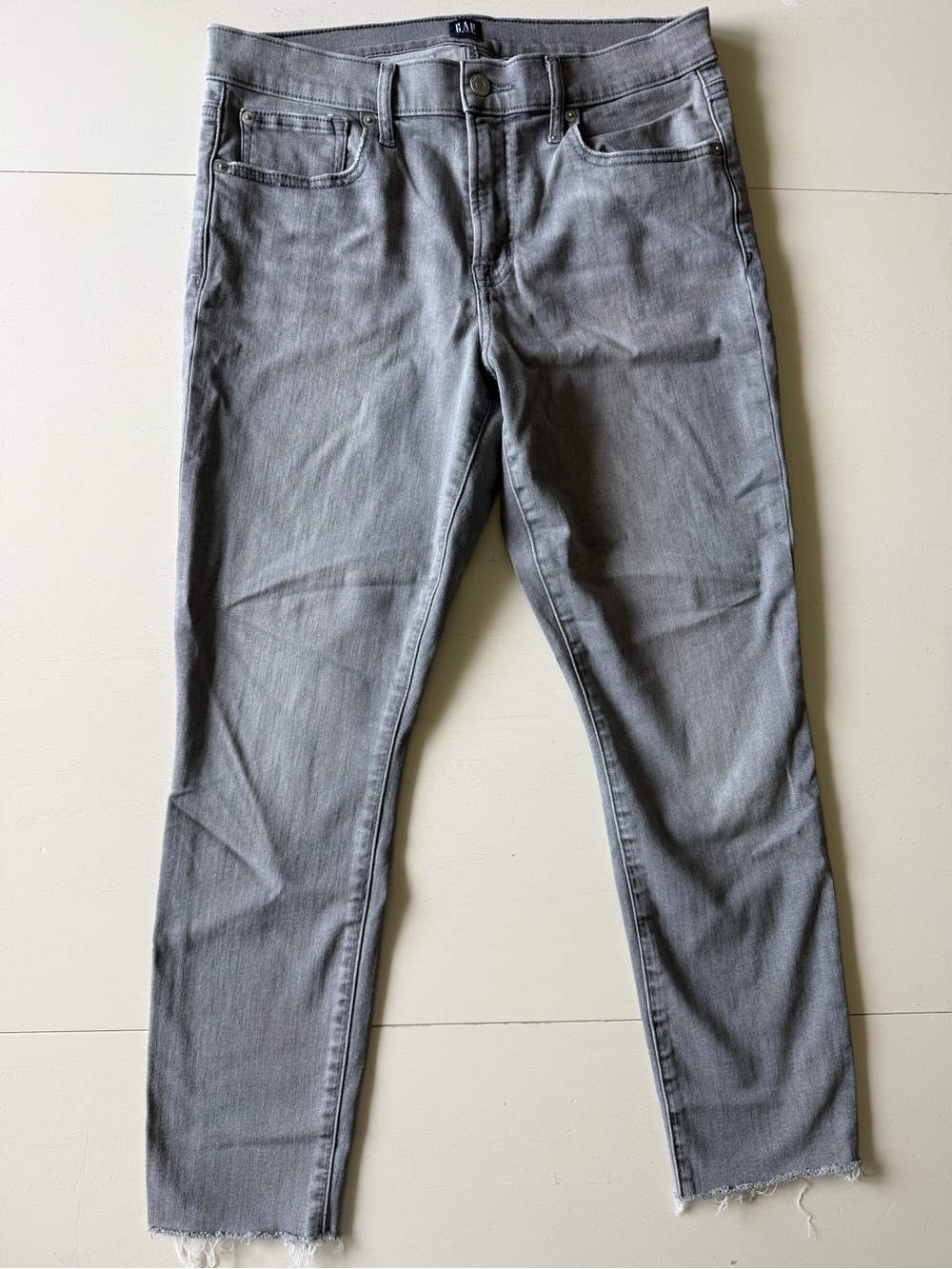 GAP Women’s True Skinny Jeans - gray size 12/31